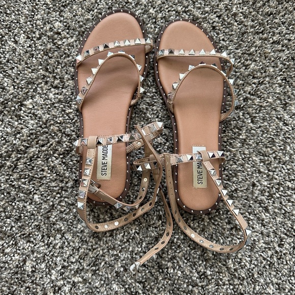 Steve Madden Women’s Travel Tan Sandal Strappy & Studded Sz 7.5 - Picture 2 of 5